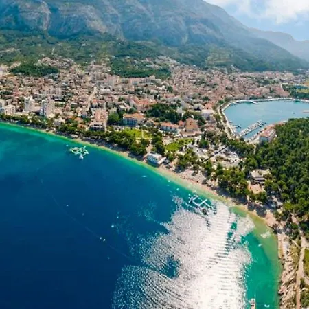 Inviting In With Shared Pool Makarska