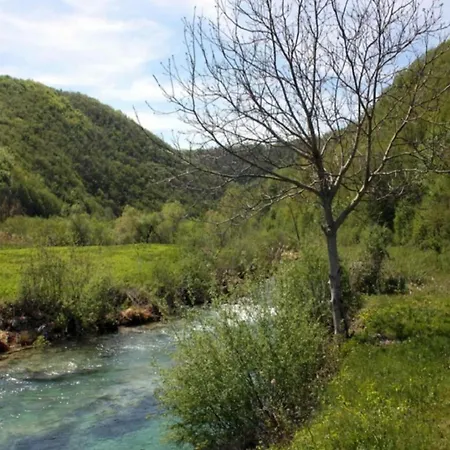 In Near Beaches アパート *